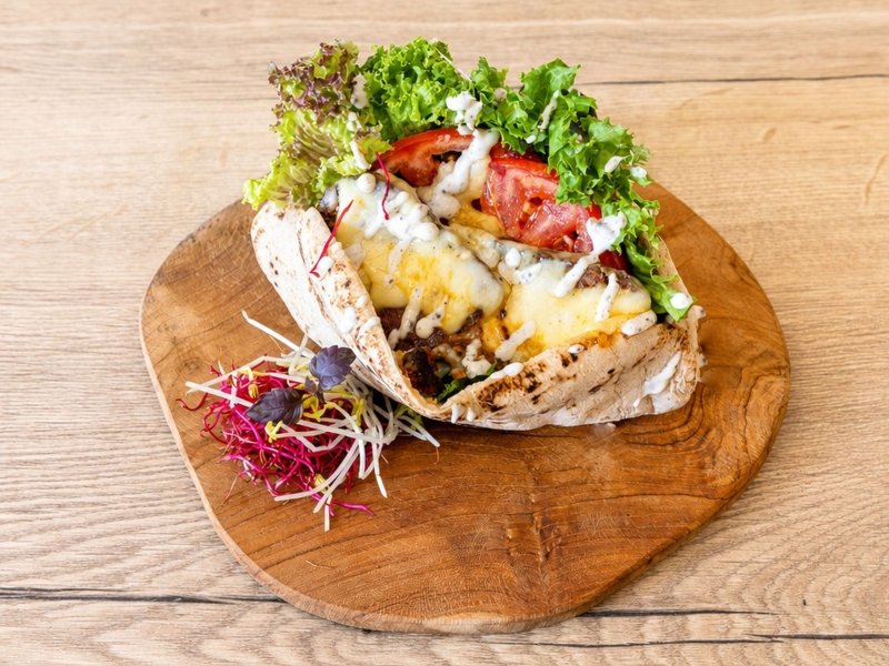 Nora's Sucuk Yalla Fallafel Den Bosch