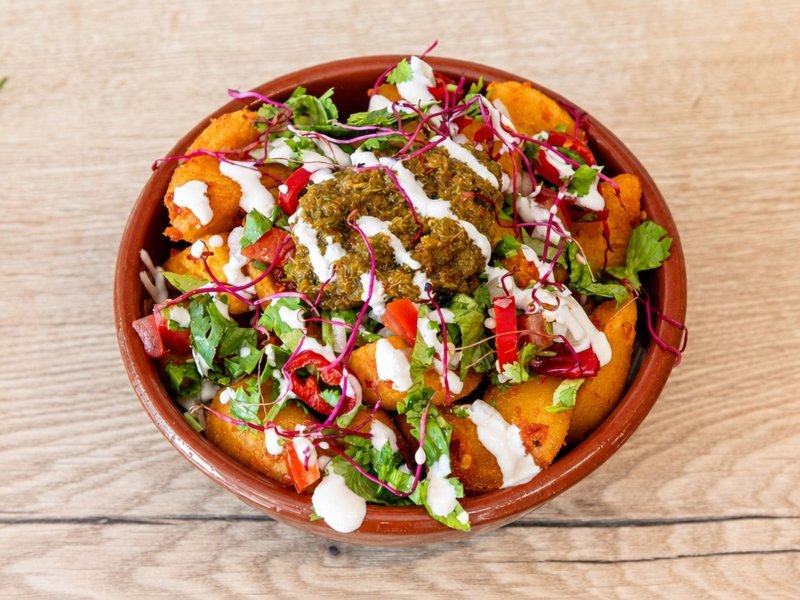 Yalla batata harra hot loaded fries Yalla Fallafel Den Bosch